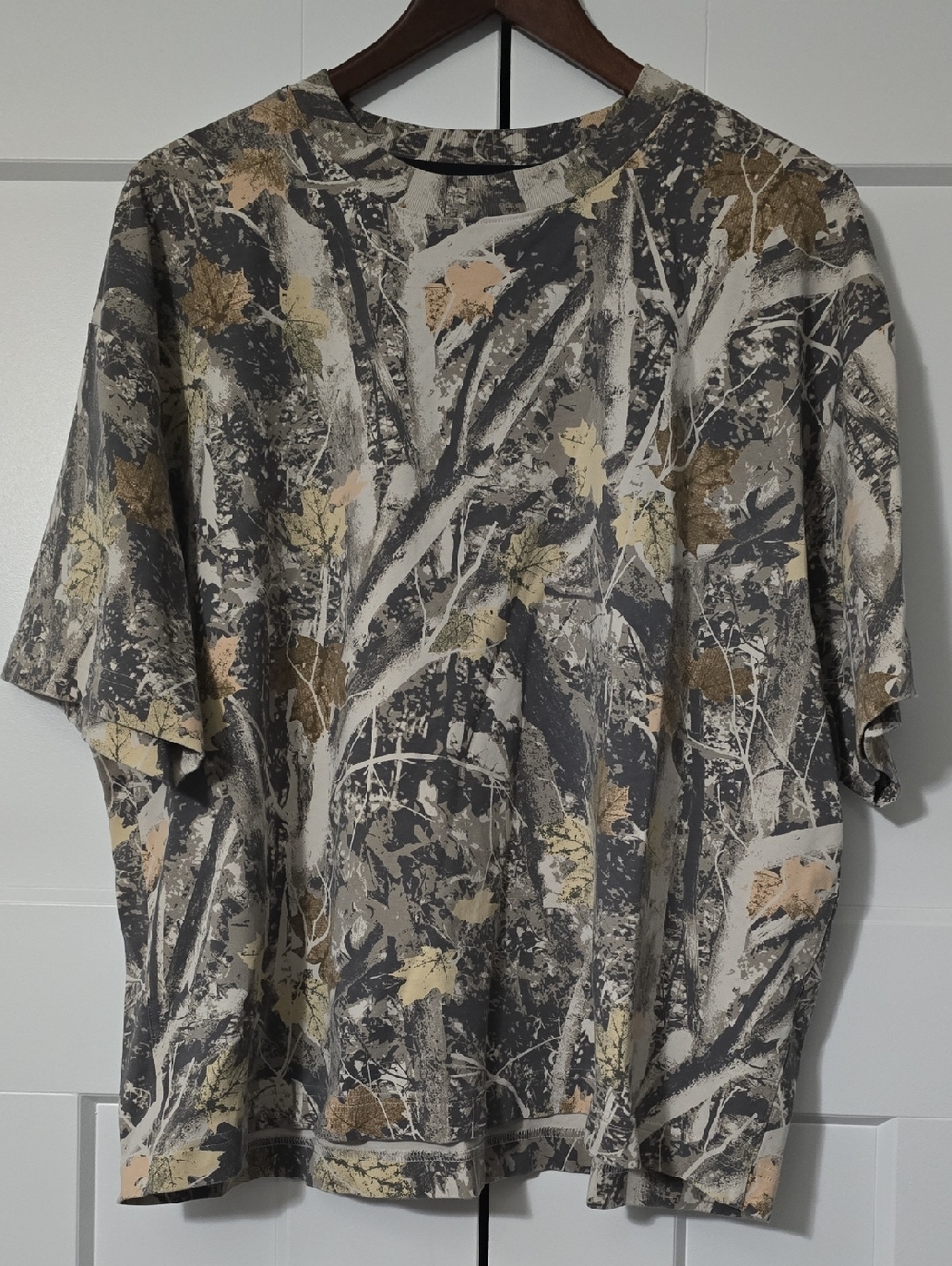Abeecrombie & Fitch YPB Men's Camouflage Short-Sleeve Crop Shirt - Gray/Cream